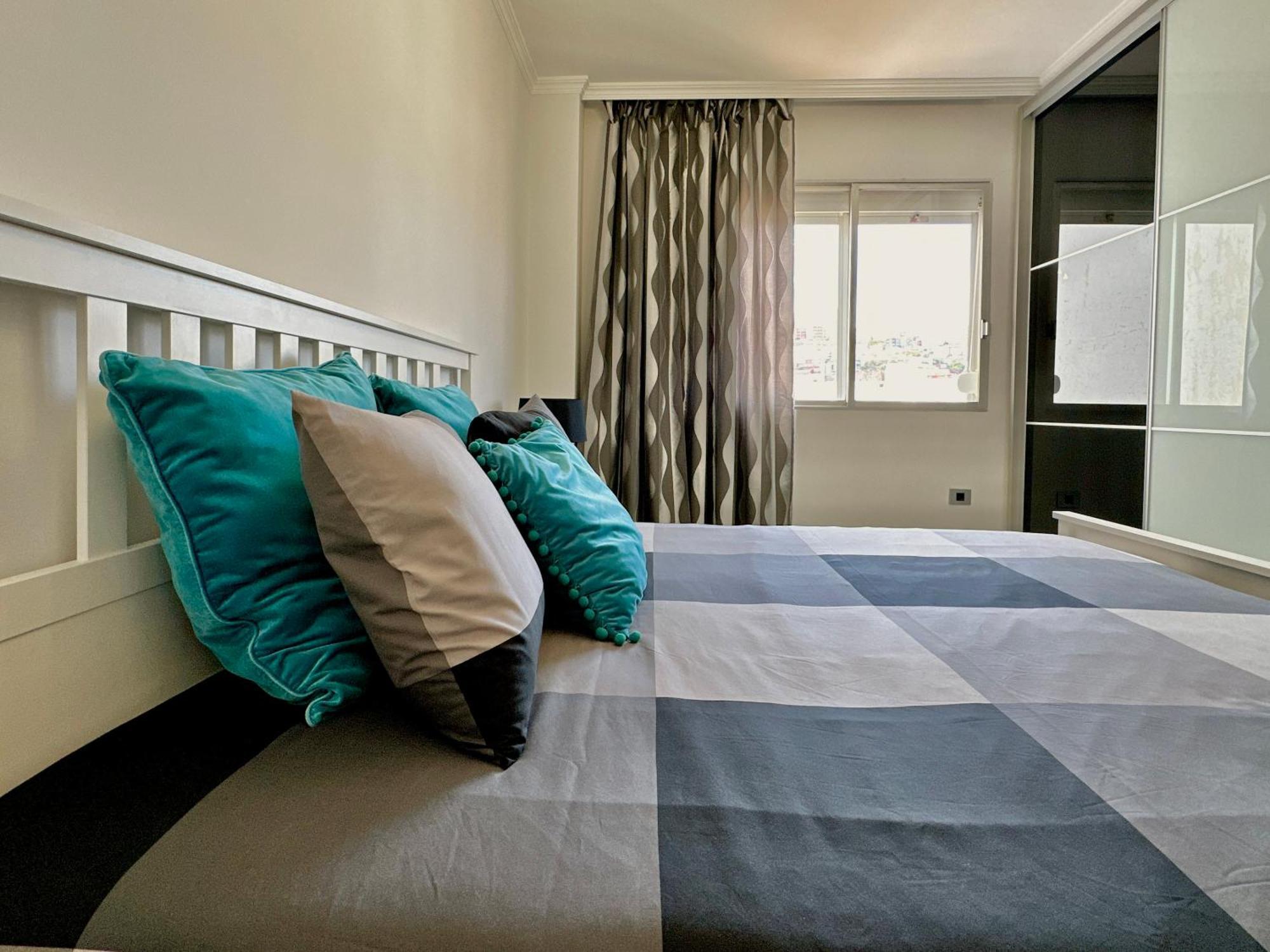 Hostiguest Coliving Leon Y Castillo Las Palmas de Gran Canaria Exterior foto